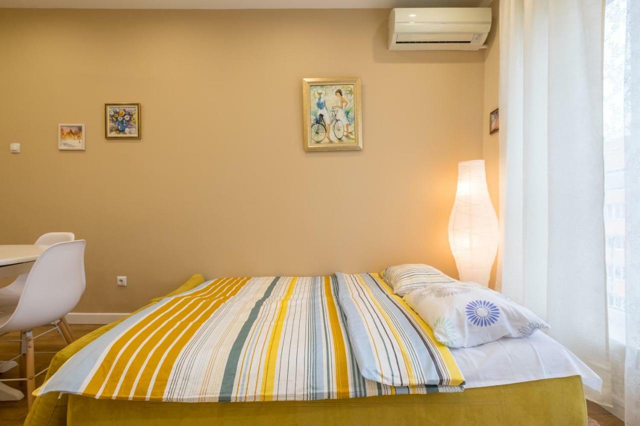 Modern 2 Bedroom Apartment Next To Vitosha Str. Sofie Exteriér fotografie
