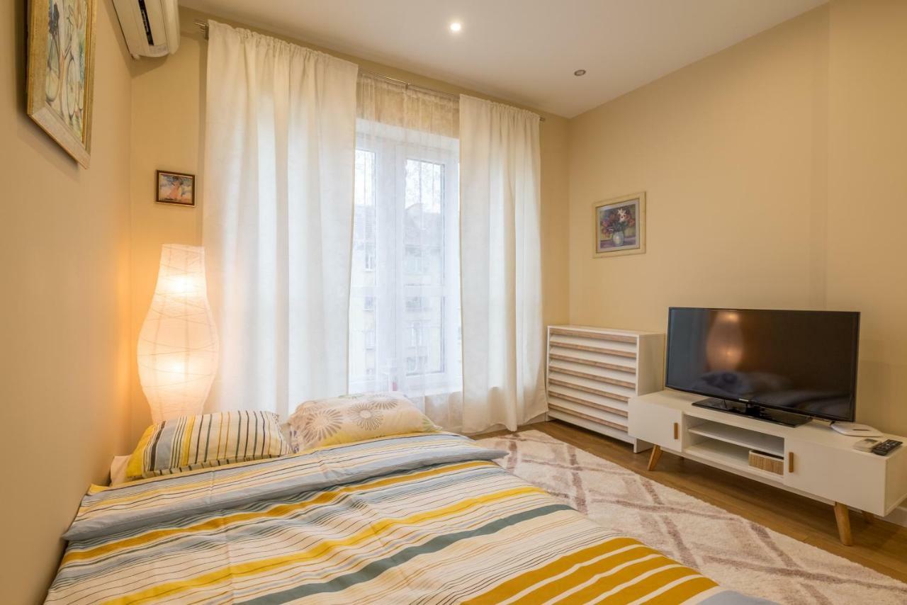 Modern 2 Bedroom Apartment Next To Vitosha Str. Sofie Exteriér fotografie